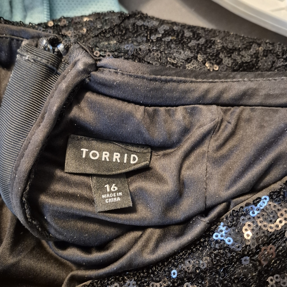 Torrid Black and Silver Ombre Off Shoulder Sequin Dress - Picture 4 of 6